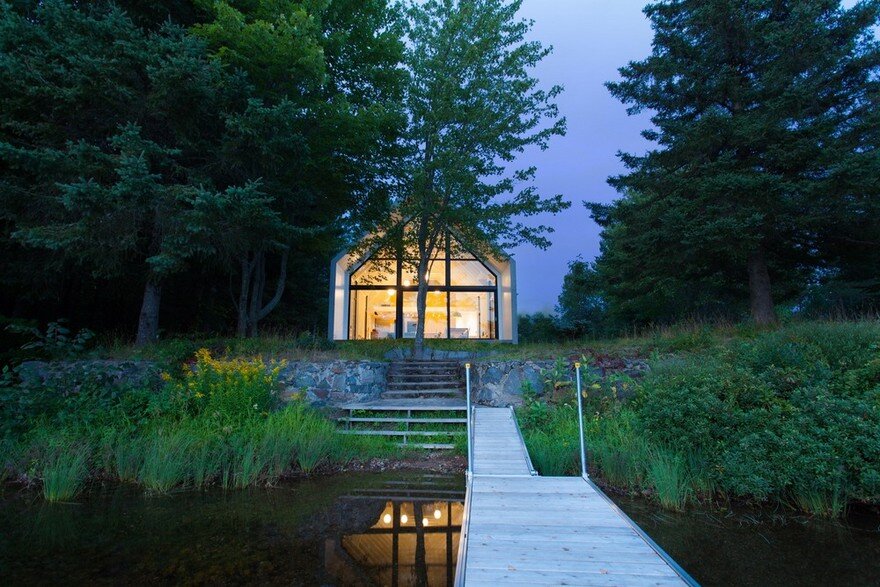 YH2 Designed a Charming Family Cottage on the Shores of a Lake 18