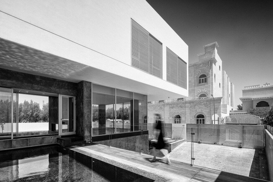 Elegant Minimalist House in Kuwait, Studio Toggle 20