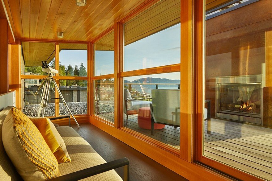 Issaquah Highlands House Offering Panoramic Views of Lake Washington 12