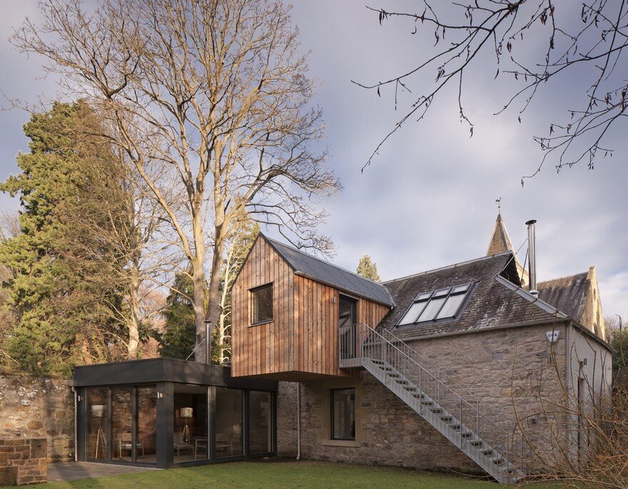 Newbattle House: Extension of a 19th Century Stable Block to Form an Artist Studio 6