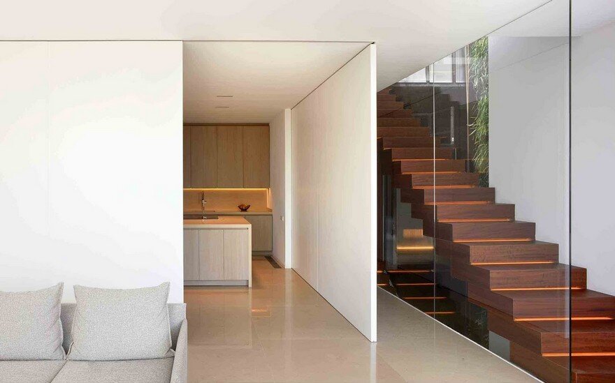 Orchard House Perfectly Combines Warmth of Wood with Brightness of White 10