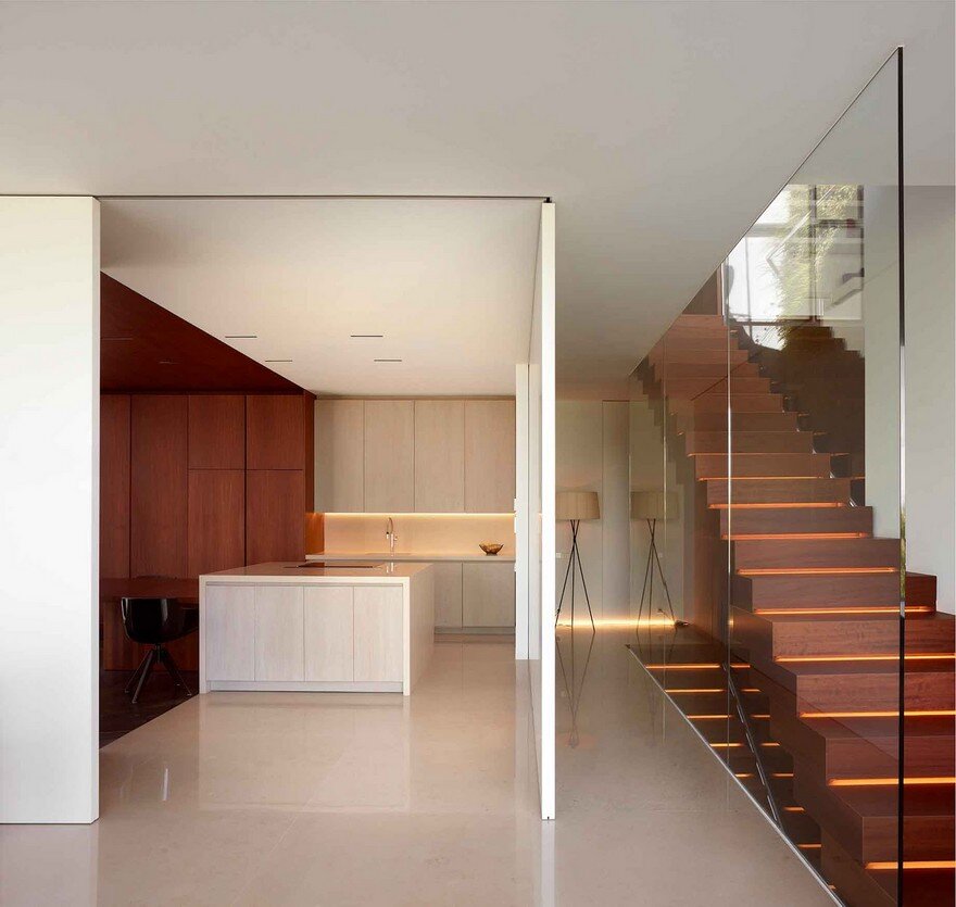 Orchard House Perfectly Combines Warmth of Wood with Brightness of White 5