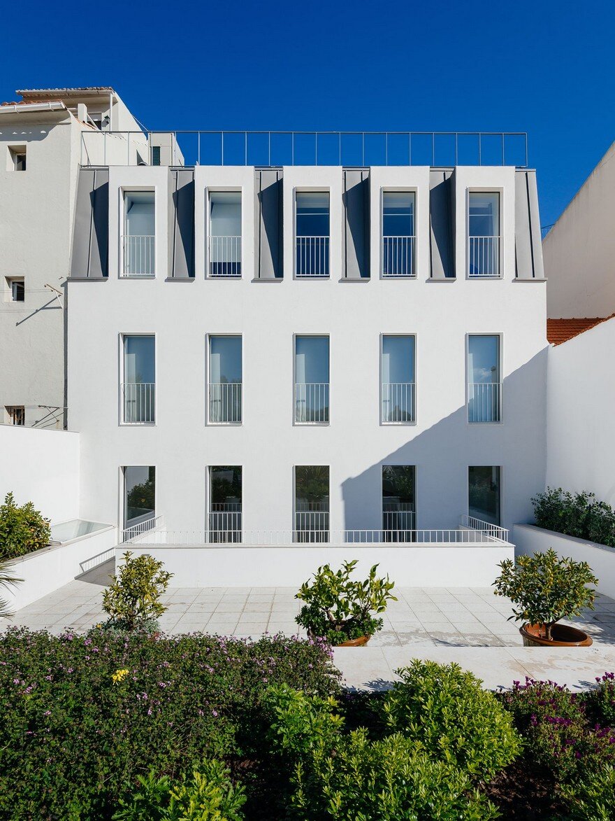 Prazeres Apartment Building Reconstruction in Lisbon 15