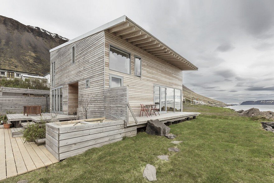 Prefabricated Wooden House by Gláma Kím Architects
