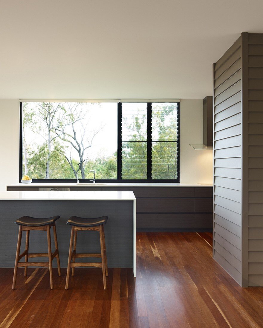 Remarkable Design Shaping Modern House in Gold Coast, Australia 8