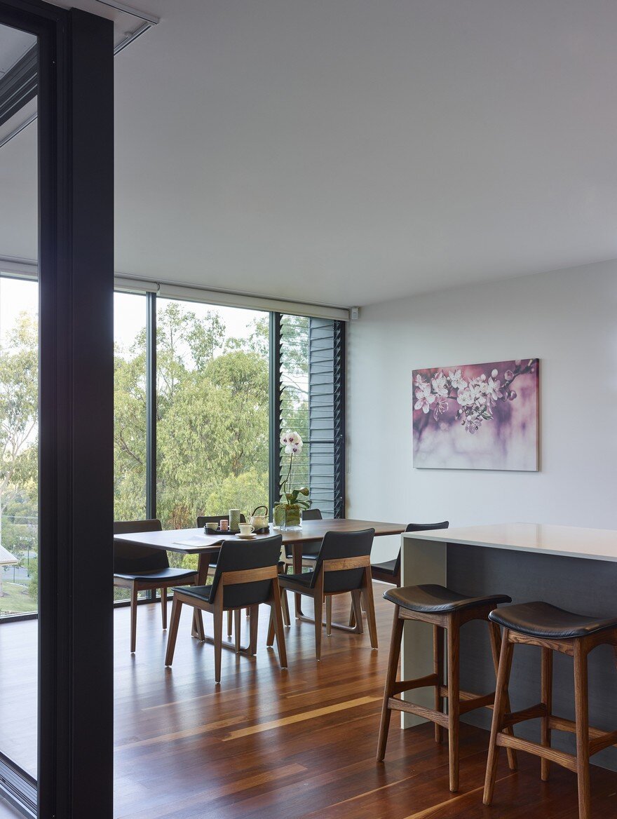 Remarkable Design Shaping Modern House in Gold Coast, Australia 11