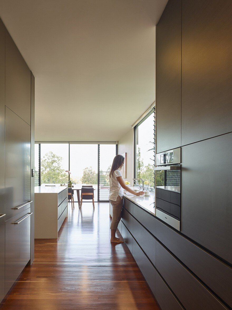 Remarkable Design Shaping Modern House in Gold Coast, Australia 12