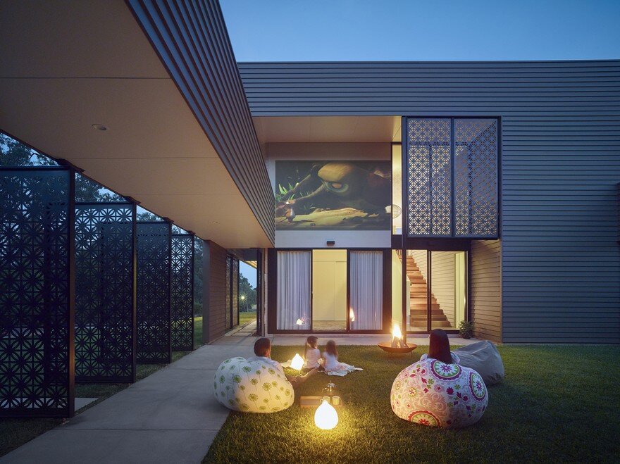 Remarkable Design Shaping Modern House in Gold Coast, Australia 19