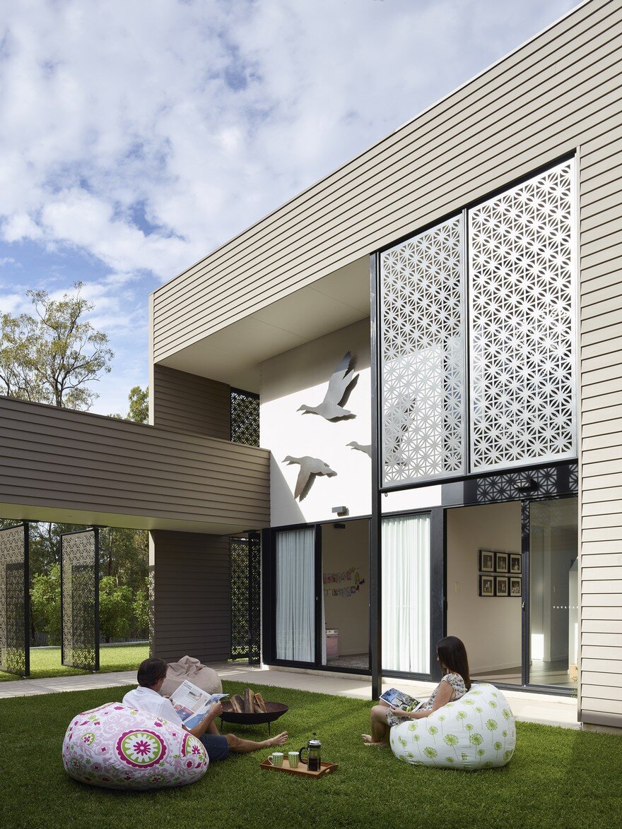 Remarkable Design Shaping Modern House in Gold Coast, Australia 18