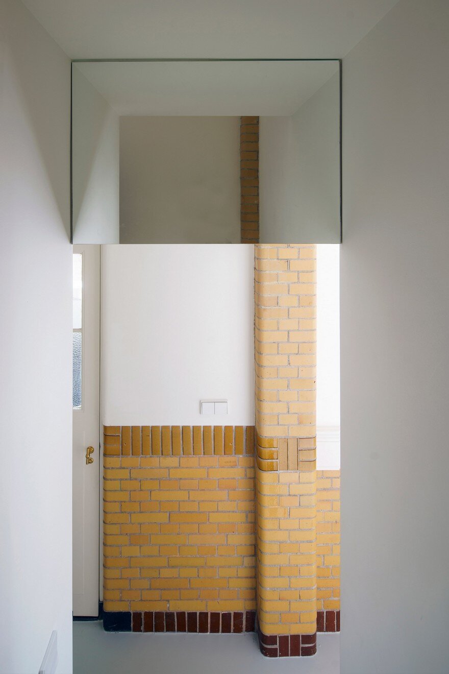 Eklund Terbeek Architecten Designs a Spacious Apartment in a Former School 12