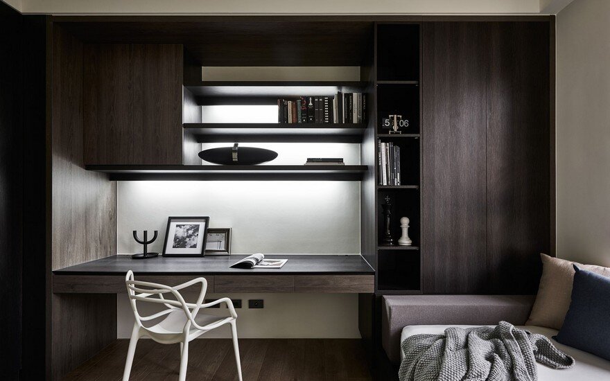 Taichung Apartment Featuring Dark Hues and an Elegant Material Palette 11