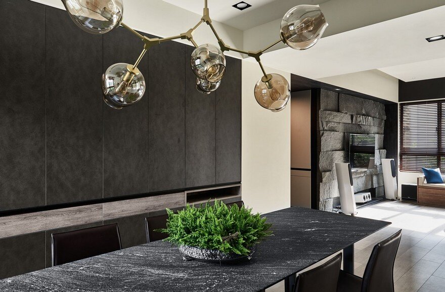 Taichung Apartment Featuring Dark Hues and an Elegant Material Palette 4