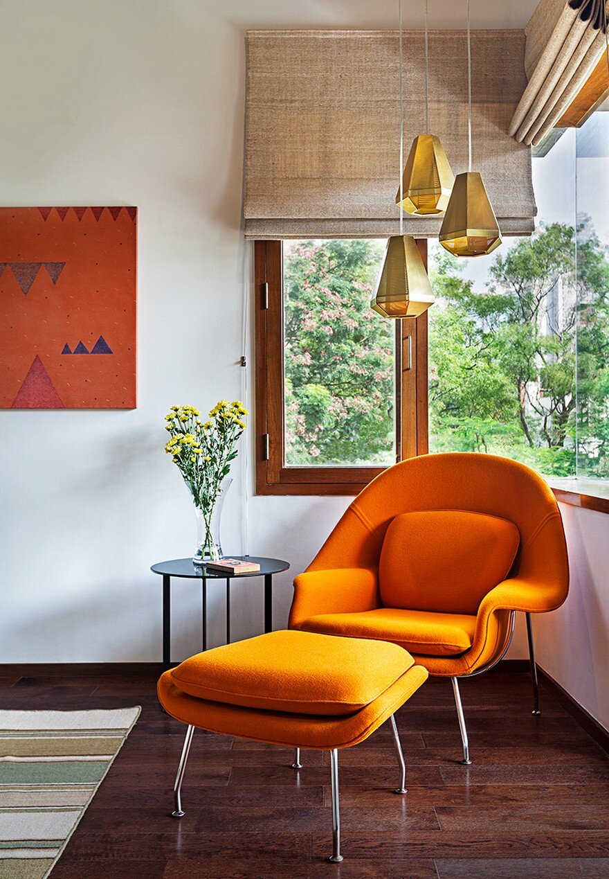This Bangalore House Featuring Mid-Century Classics Furniture and Contemporary Art 11