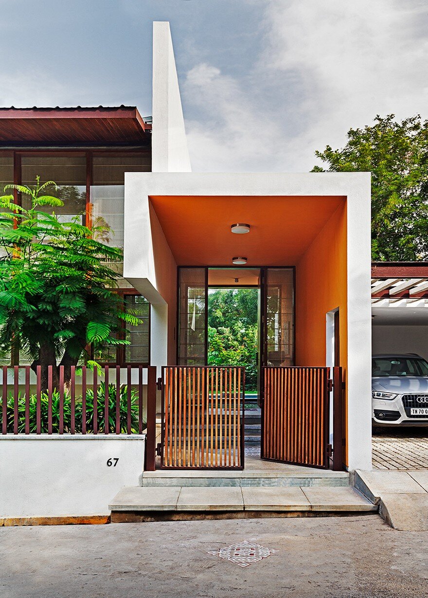 This Bangalore House Featuring Mid-Century Classics Furniture and Contemporary Art 3