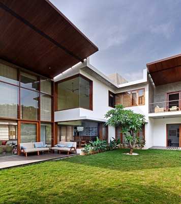 This Bangalore House Featuring Mid-Century Classics Furniture and ...