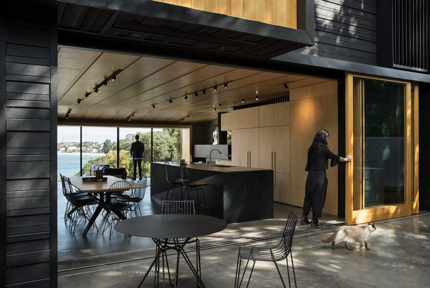 Bay House on Auckland’s North Shore, Strachan Group Architects