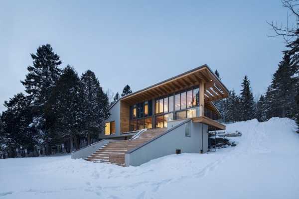 L’Accostée House by Bourgeois Lechasseur Architects