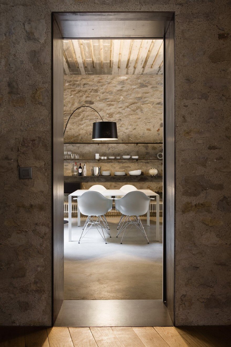 Medieval House Gets a Contemporary Renovation in Catalonia 7