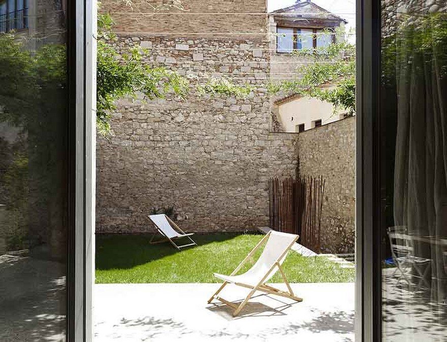 Medieval House Gets a Contemporary Renovation in Catalonia 13