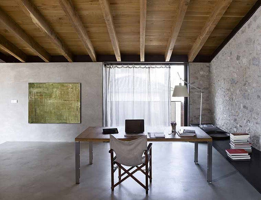 Medieval House Gets a Contemporary Renovation in Catalonia 12