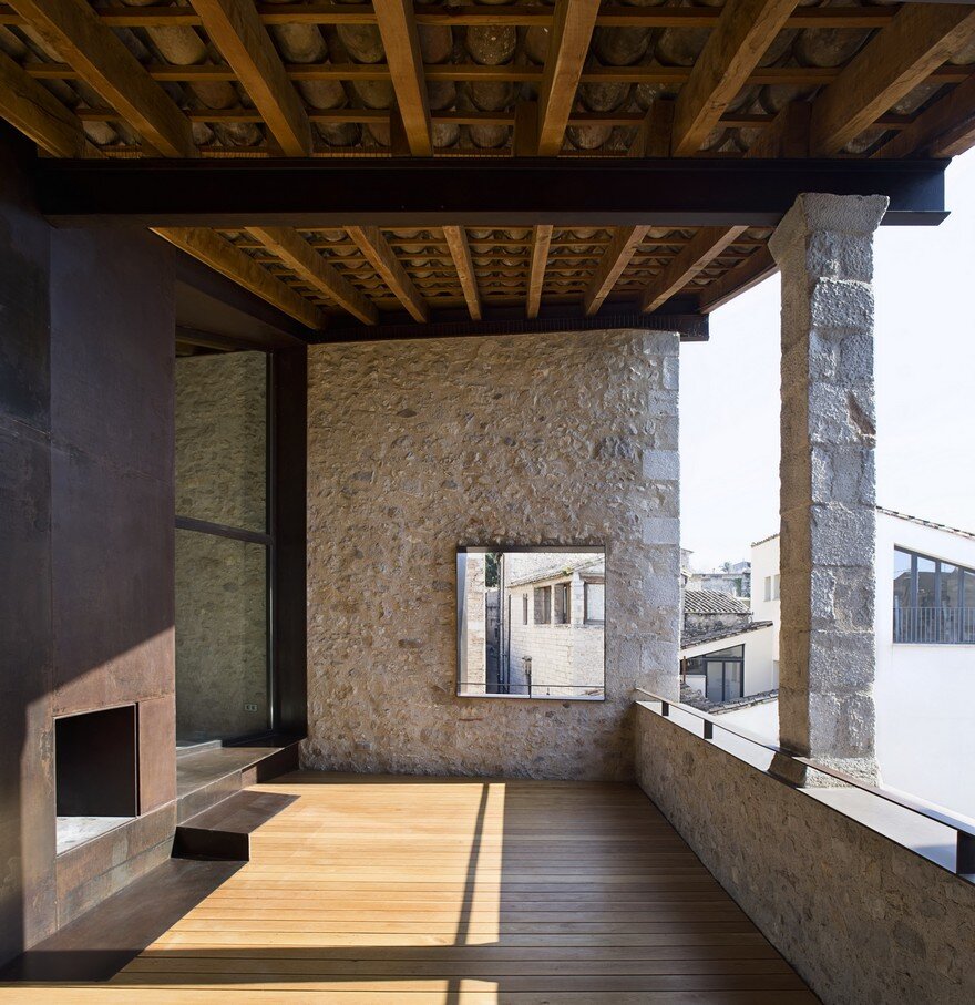 Medieval House Gets a Contemporary Renovation in Catalonia 5