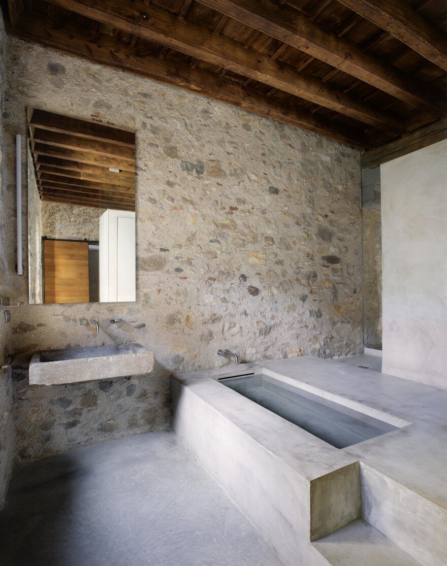 Medieval House Gets a Contemporary Renovation in Catalonia 11