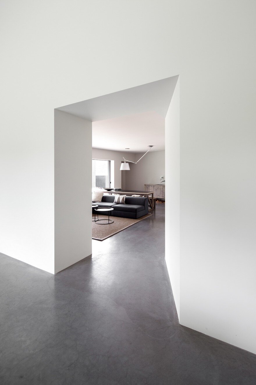 A Minimalist Dutch Villa by FilliéVerhoeven Architects 11