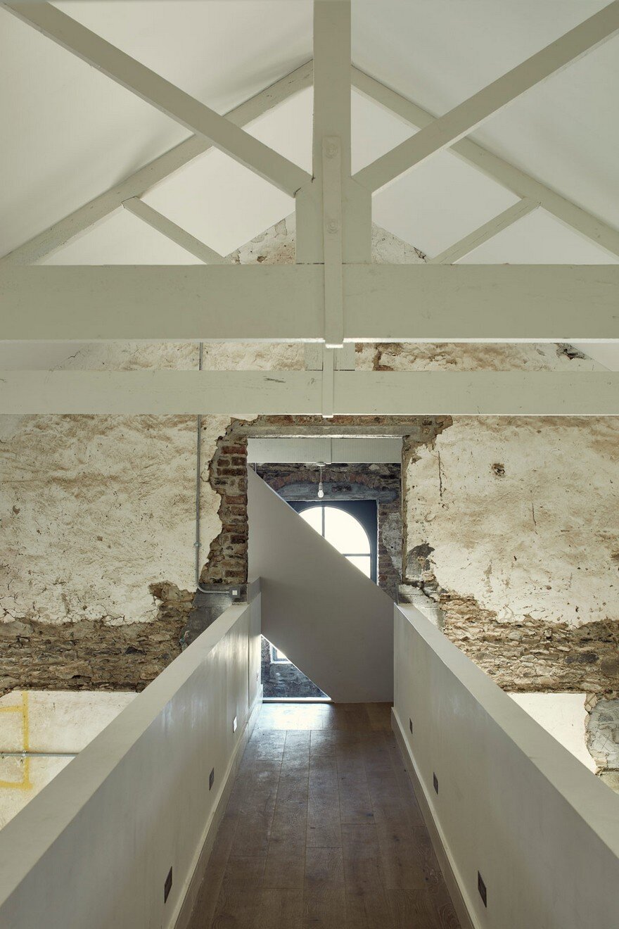 18th Century Coach House is Creatively Renovated in the Irish Countryside 11