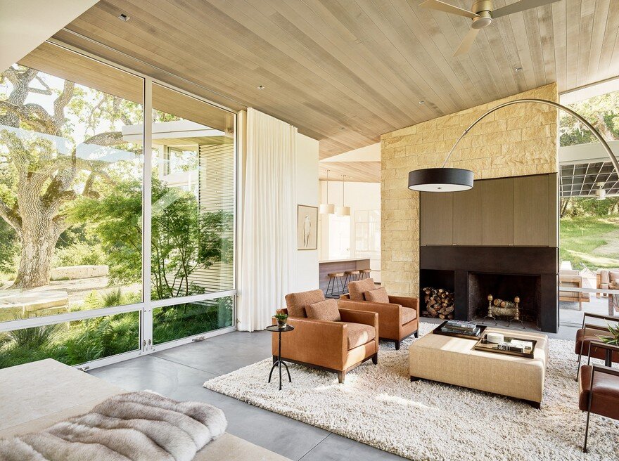 This Ranch Retreat Was Designed Around A 100-Year-Old Oak Tree 5