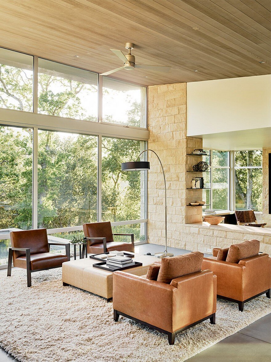 This Ranch Retreat Was Designed Around A 100-Year-Old Oak Tree 6