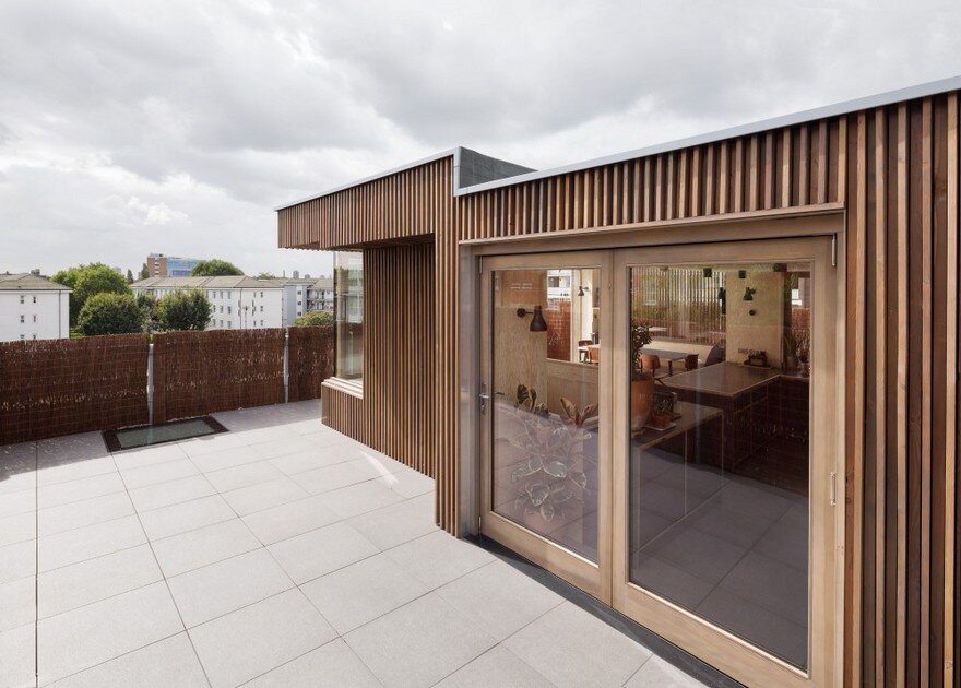 Roof Terrace Room Renovated and Extended by Fraher Architects in London