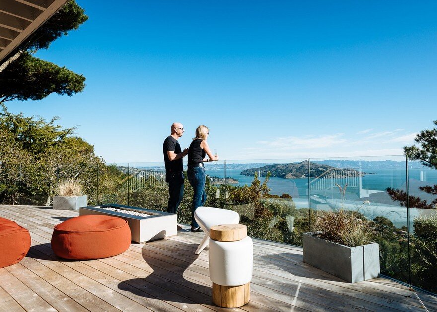Sausalito Residence is Like a Sophisticated Library of Vinyl Records and Design Books