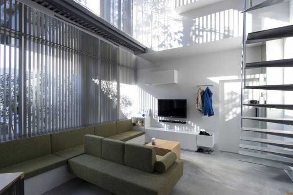 Small Smart House in Tokyo by Tomokazu Hayakawa Architects