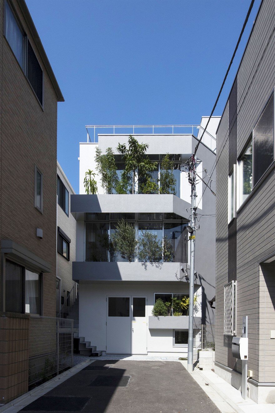 Small Smart House in Tokyo by Tomokazu Hayakawa Architects 11