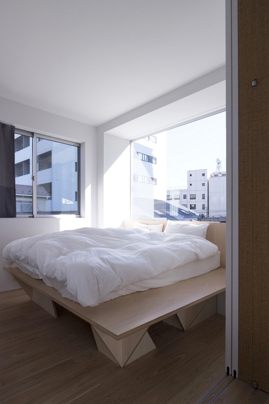 Small Smart House in Tokyo by Tomokazu Hayakawa Architects 9