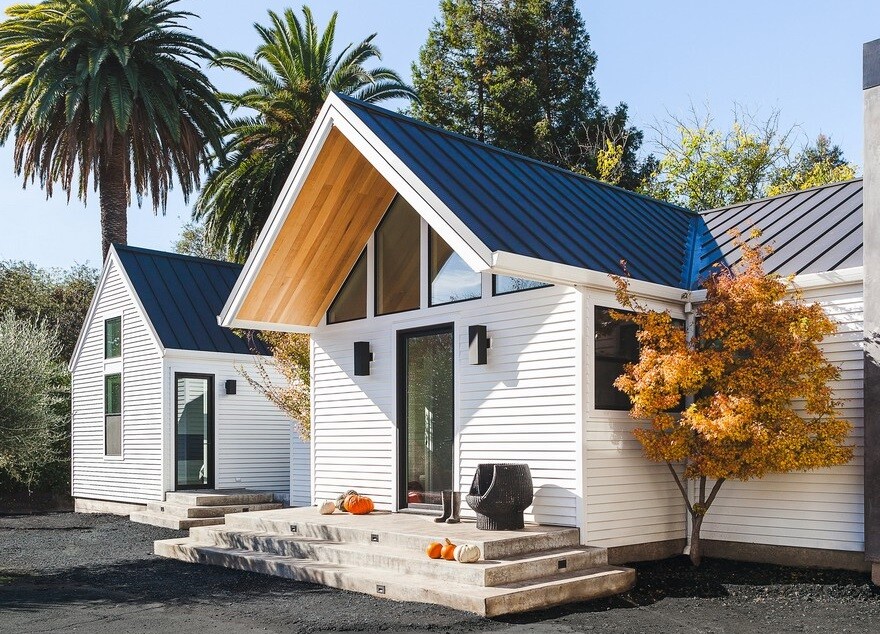 Sonoma Farmhouse / McElroy Architecture