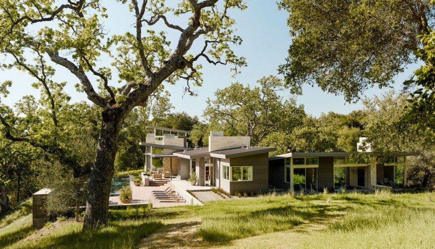 This Ranch Retreat Was Designed Around A 100-Year-Old Oak Tree 18