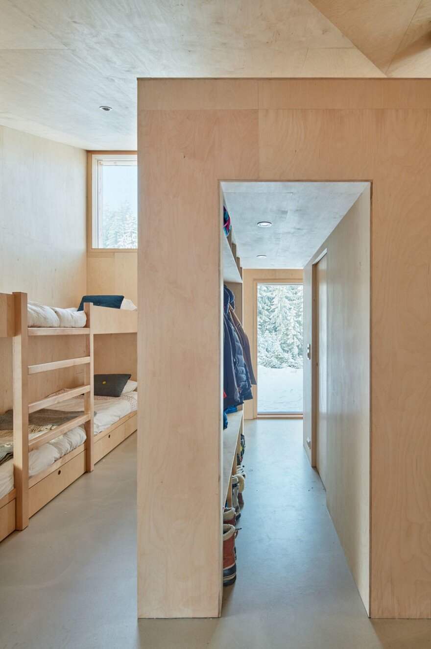 A Cabin House in the Norwegian Forest for a Geologist and His Family 7