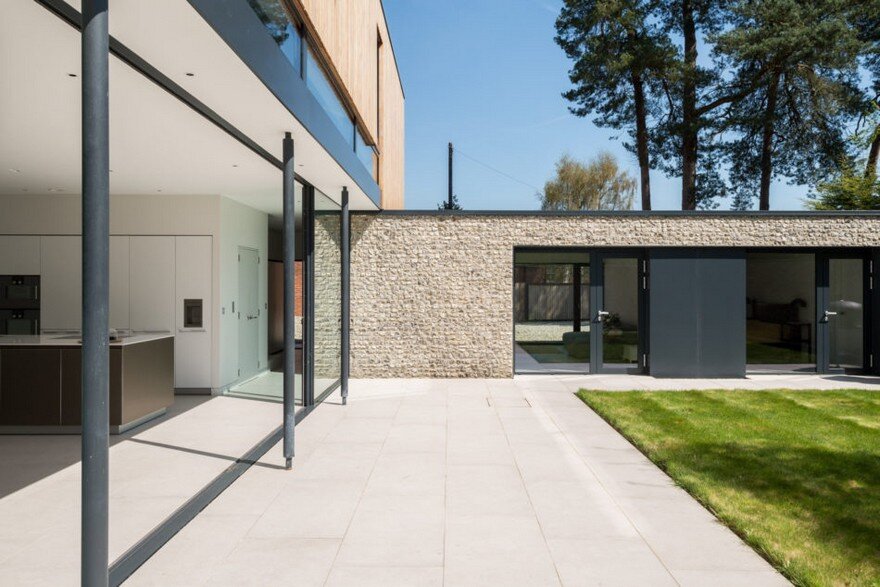 Cheeran House by John Pardey Architects 13