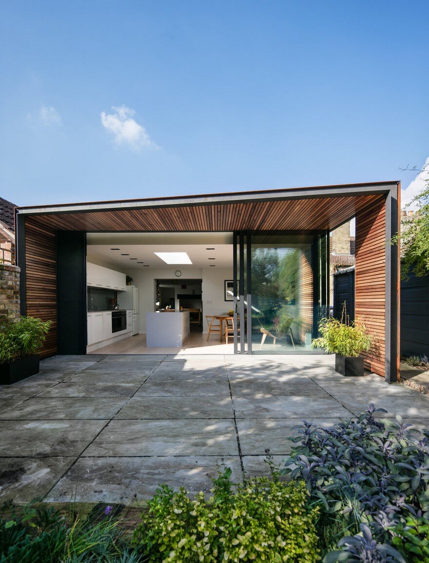 Lode House in South East England by Henry Goss Architects 1