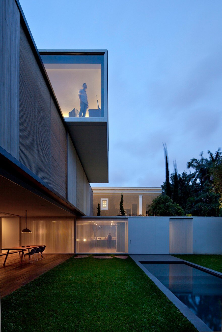 Luxury Contemporary Home in Brasil: Belgica House by AMZ Arquitetos 15