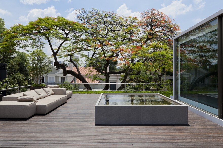 Luxury Contemporary Home in Brasil: Belgica House by AMZ Arquitetos 11