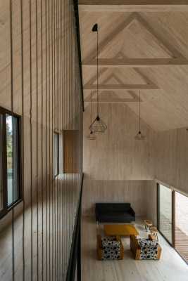 Shotgun House in Chile by Alejandro Soffia Arquitecto