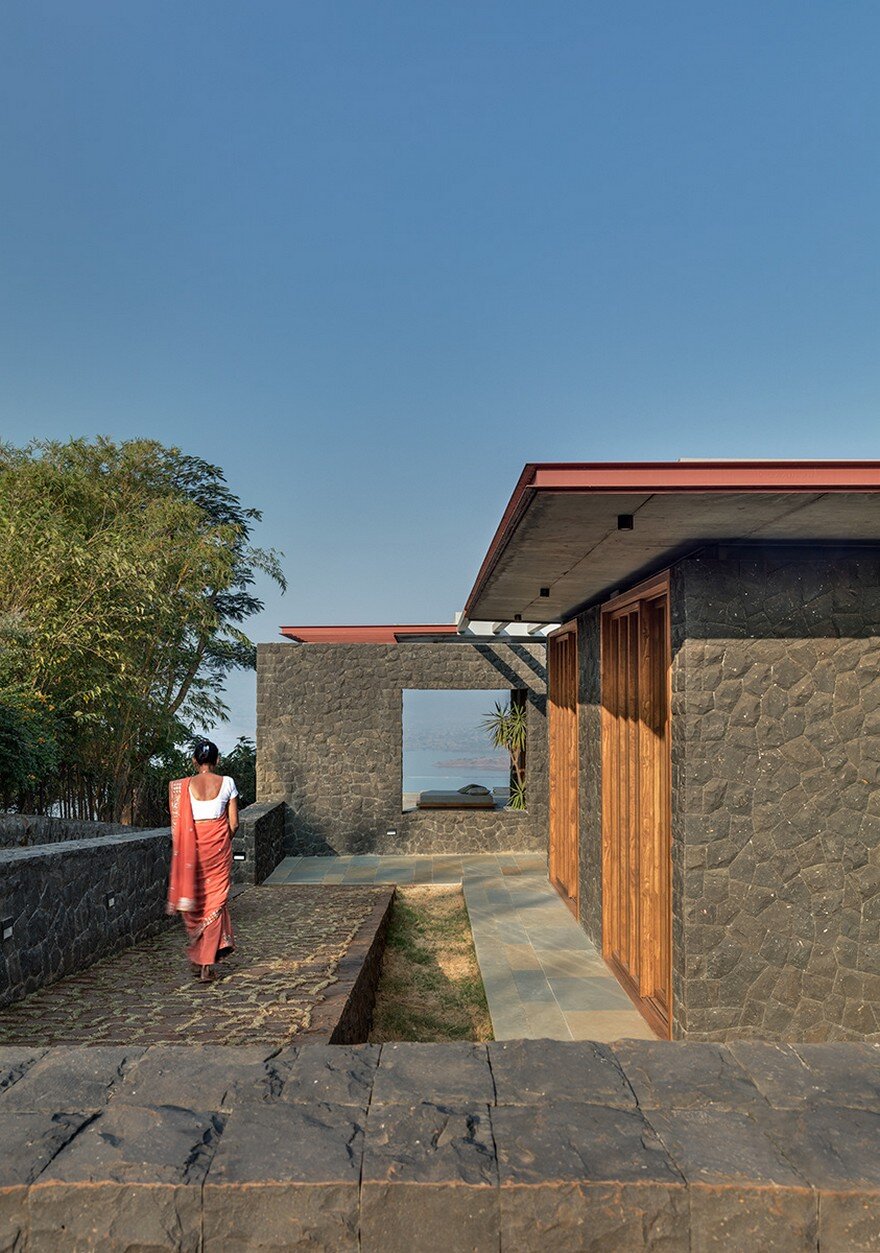 Single Level Pavilion Build as a Retreat to Escape the Frenetic Pace of Mumbai Life 1