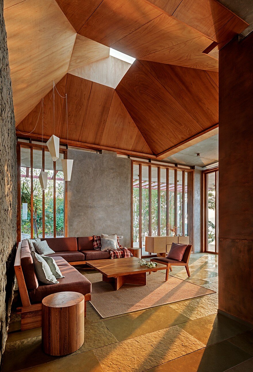 Single Level Pavilion Build as a Retreat to Escape the Frenetic Pace of Mumbai Life 15