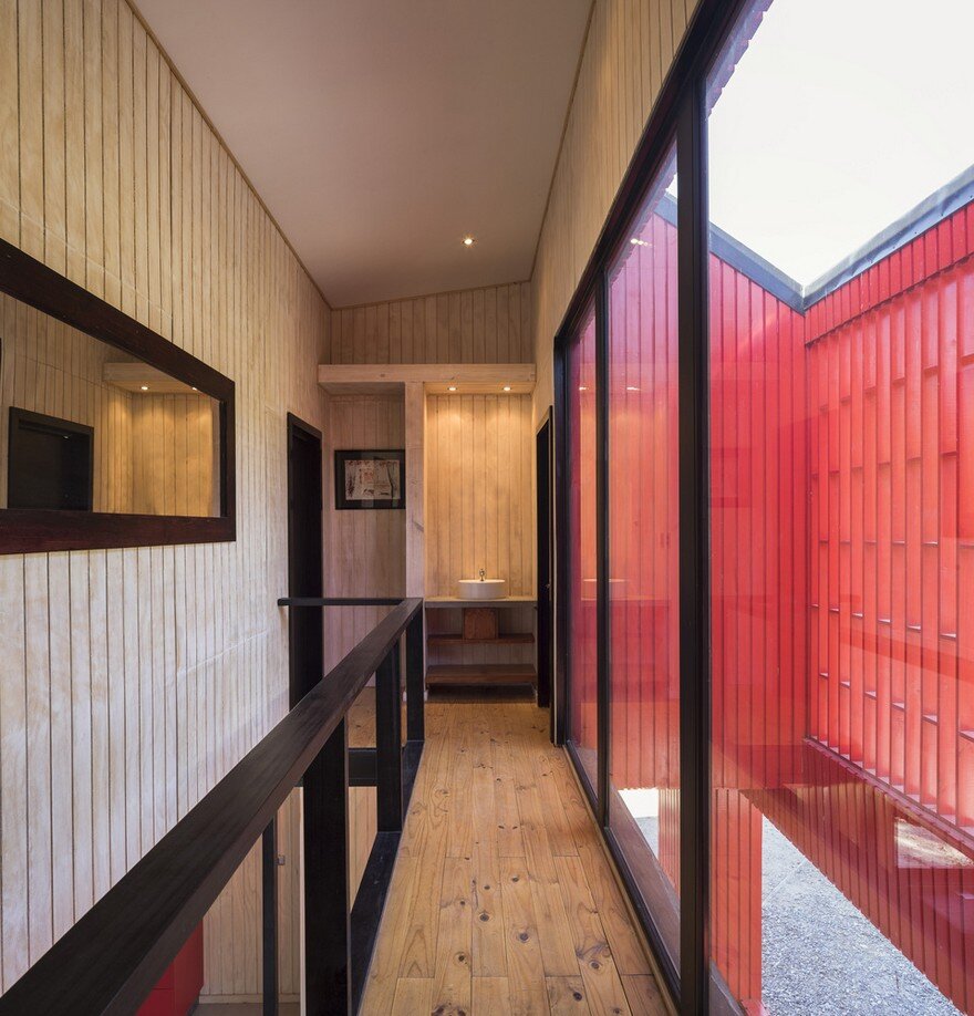 Casa La Roja by Felipe Assadi Arquitectos 7