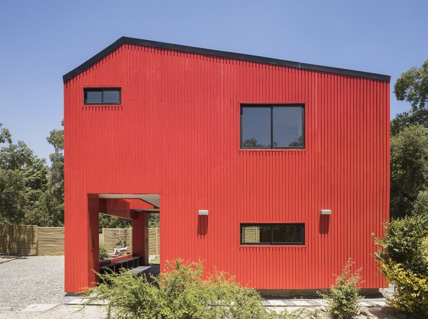 Casa La Roja by Felipe Assadi Arquitectos 1