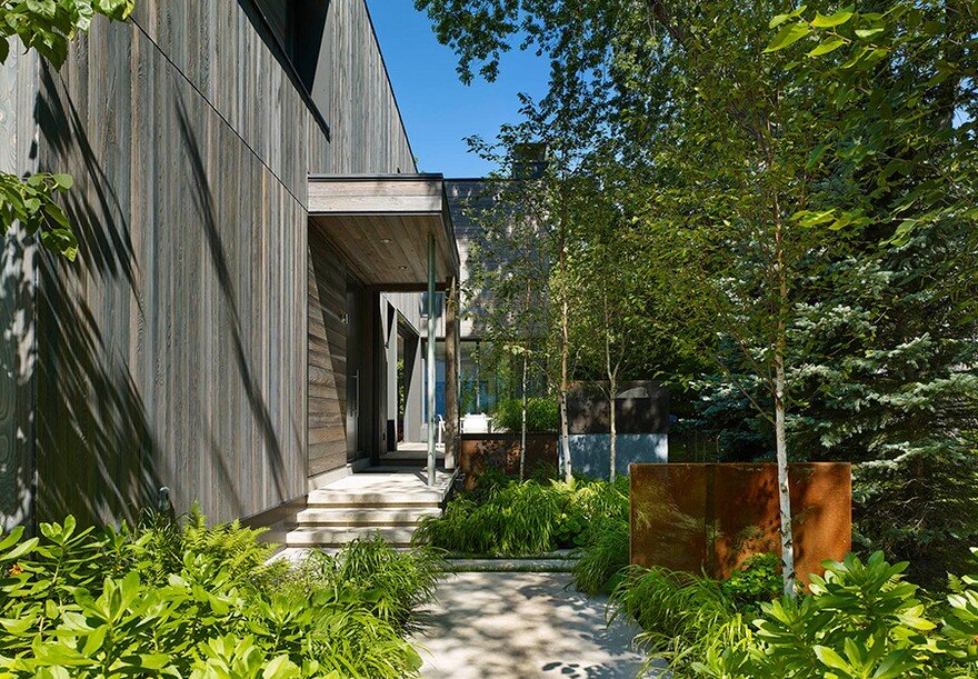 Charred Wood–Clad House in the Toronto Suburbs by Superkül 2