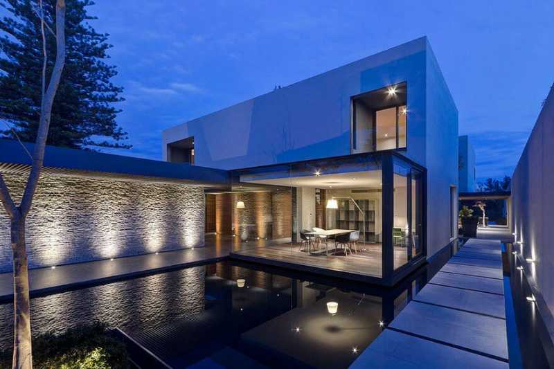 LA House by Elias Rizo Arquitectos