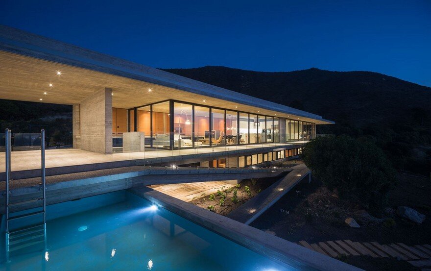 Reinforced Concrete House by Felipe Assadi Arquitectos 17